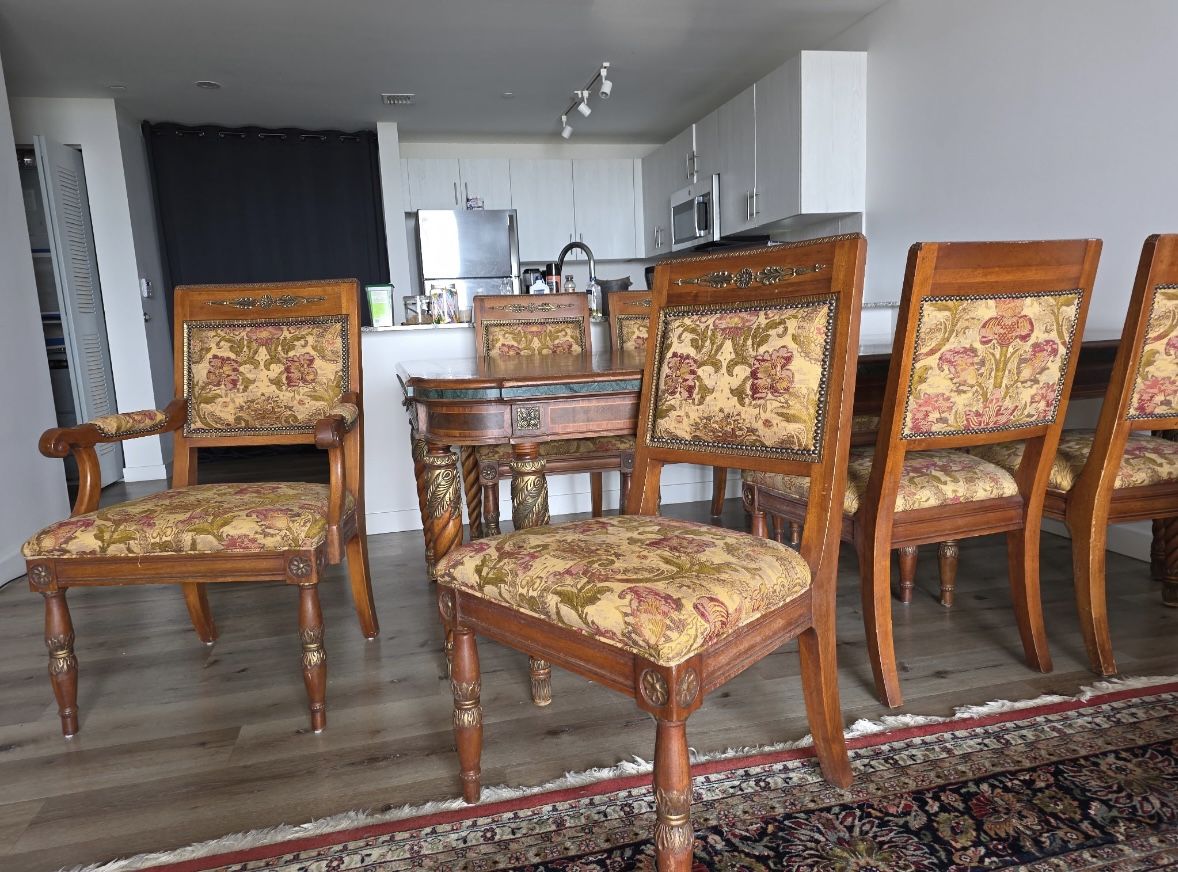 8 Table Chairs, 2 Arm/End Chairs Grand Province