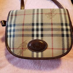 AUTHENTIC VINTAGE BURBERRY SLING BAG