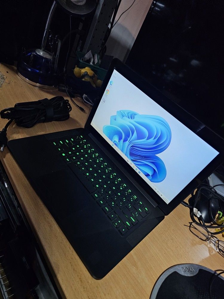 Razer Blade 14 Touchscreen Gaming PC i7-2,60GHz-CPU 16GB Ram 512GB NVMe M.2 SSD GPU GTX