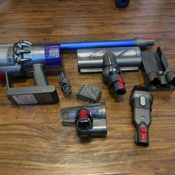 Dyson SV12 V10 Cordless Stick Vacuum 