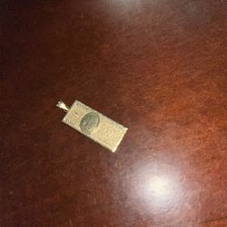 14k Gold Hundred Pendant