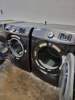 SAMSUNG SET STEAM WASHER AND GAS DRYER