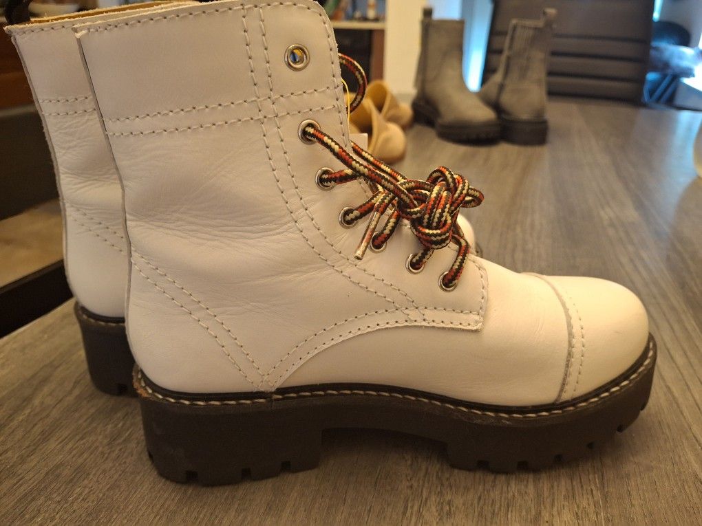 Women's Size 7 White Combat Boots Lace Up 