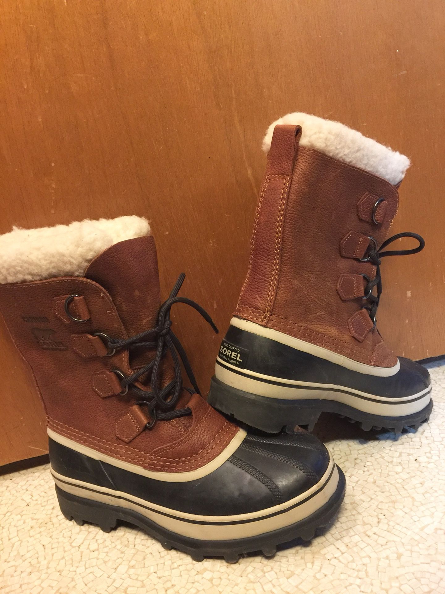 Sorel Caribou Boots Women 8 - Like New - Winter/Snow