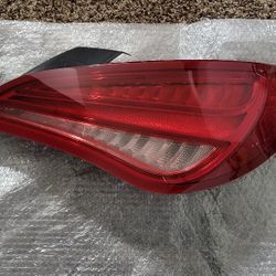 Vendo Luz Trasera Derecha  Para Mercedes 