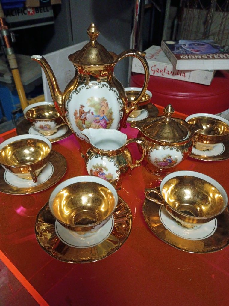 17 Piece Bavaria Porcelain Tea Set 24kt Gold  Overlay