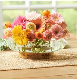 Decorative serving bowl
