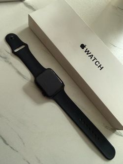 Apple Watch Series 11 44mm GPS + Cellular - Jet Black Aluminum - Black Sport Band