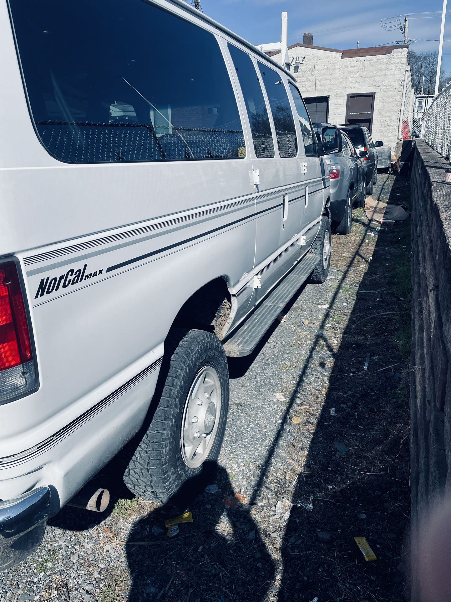 Van E350 Ford. Work Remot Start 91 Miles