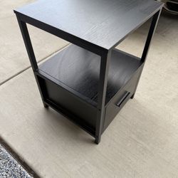 🖤 Black Nightstand / End Table with Drawer – Great Condition 🖤