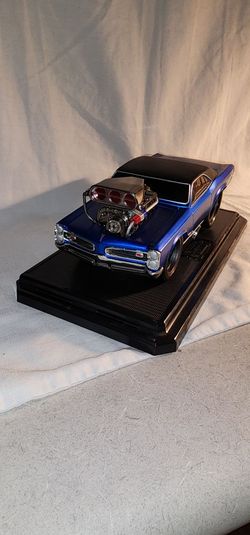Maisto Muscle Machines  1966 Pontiac GTO Model