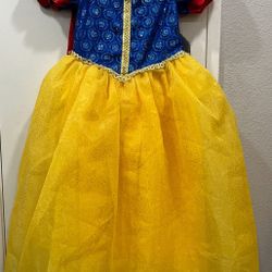 Snow white Girls Costume Size 9/10 Disney Castle Collection
