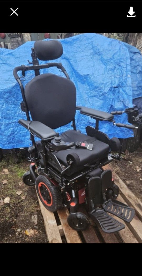 Quickie Q300m Mini Motorized Wheelchair