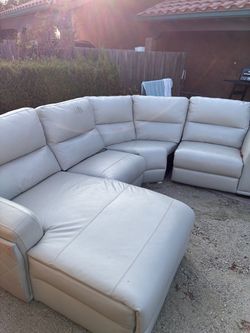 Reclinable sofa