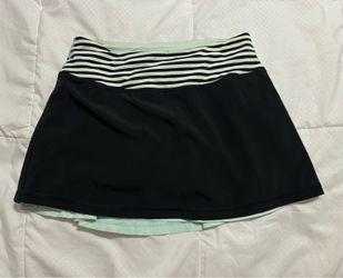 Lululemon women’s size 2 skorts