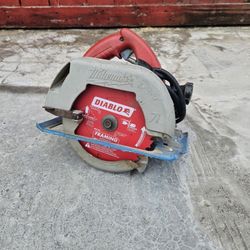 Milwaukee 7 1/4" 15 amp circular saw