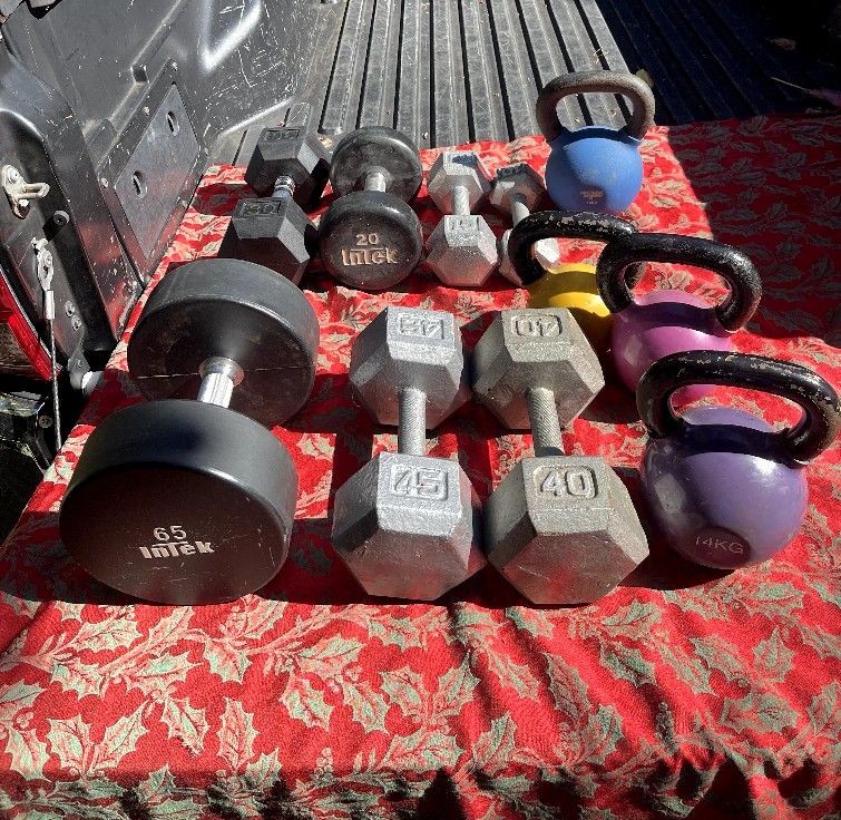 SINGLE DUMBBELLS : 65lb = $65/ 45lb.=$45/40lb.=$40/ 30lb =$40/ 20lb =$20/15lb = $15/ 10lb =$10 & KETTLEBELLS: 30lb.=$45/25lb.=$40/22lb.=$37/17= $29