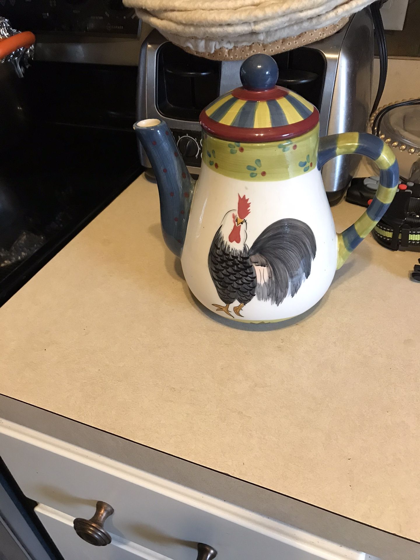 Chicken knickknack in good condition