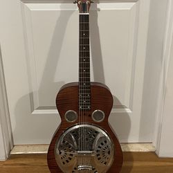 Dobro Hound Dog Deluxe 