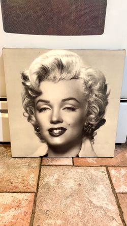 Marilyn Monroe canvases