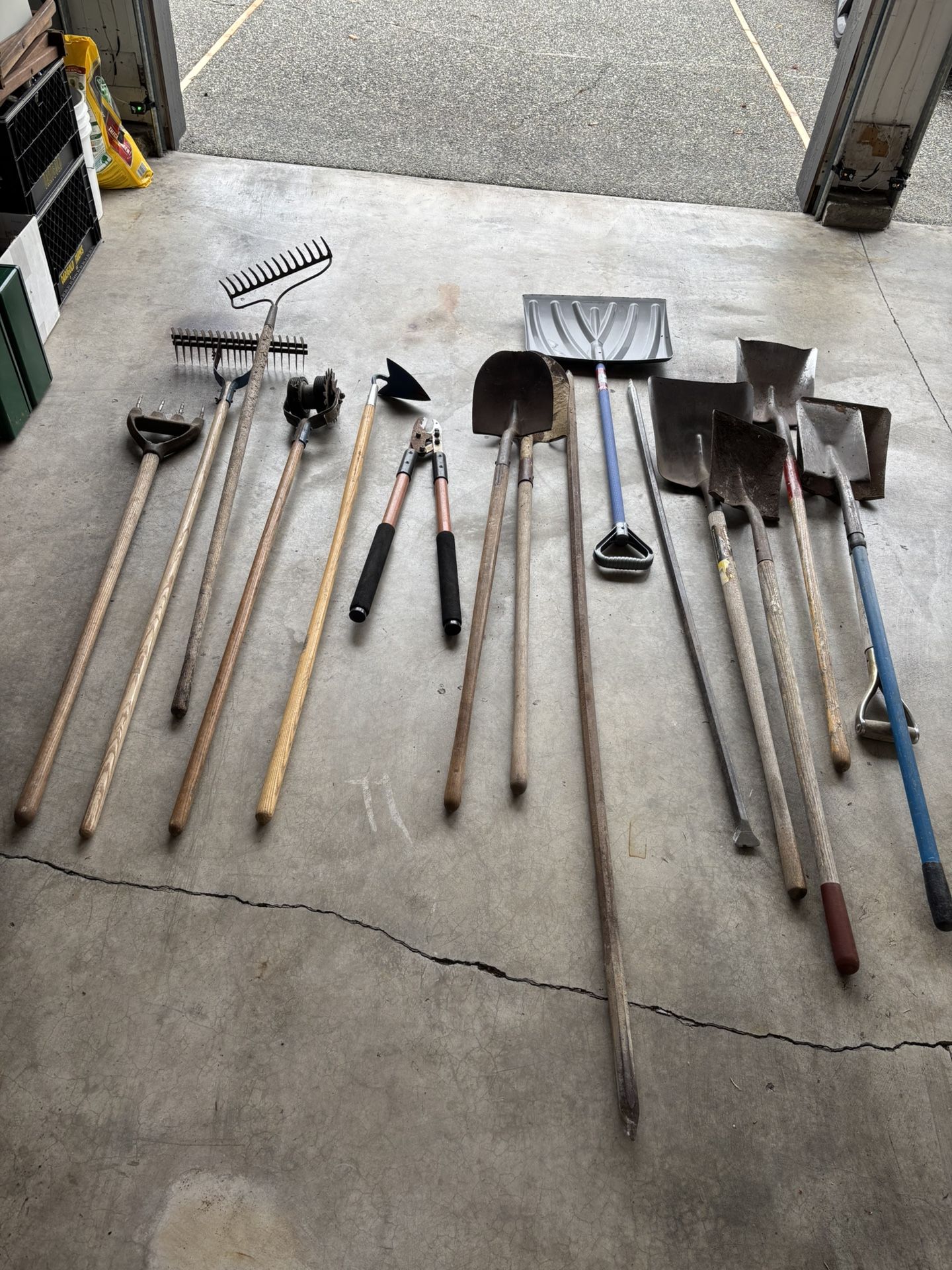 Washington Tools Yard Tools for Sale in Lynnwood, WA - OfferUp