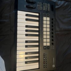 Launch key 25 Novation