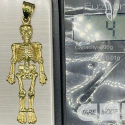 10 KT Gold Charm