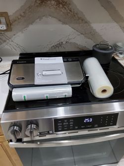 FoodSaver Vacuum Sealer