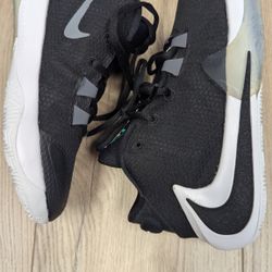 NEW Kids Boys Basketball Shoes Nike Zoom Freak 1 Black 4Y