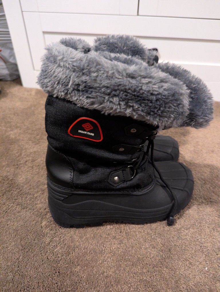 Girls Dream Paris Winter/Snow Boots Size 3......$20 Cash
