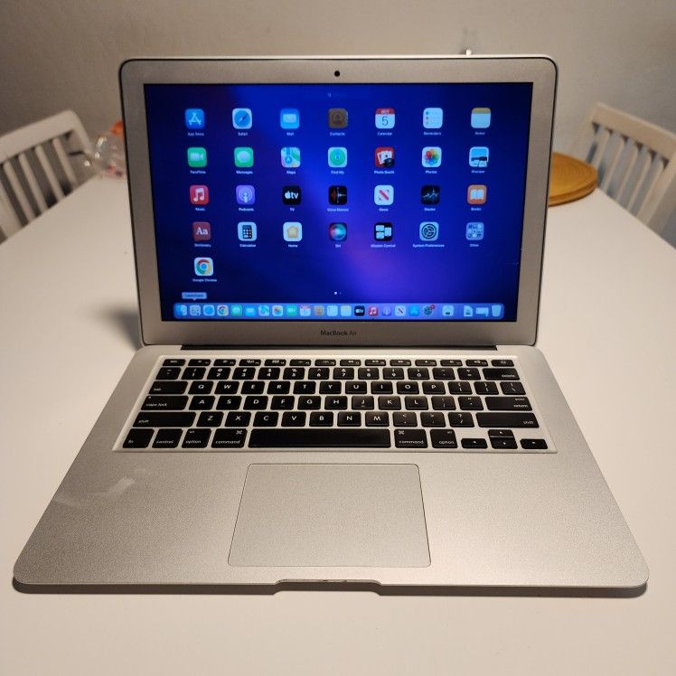 MacBook air 13-inch early 2015
Intel Core i5 1.6 GHz
8GB RAM
121GB flash storage
macOS Monterrey version 12.7. Nothing wrong ** no trades **