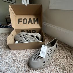Yeezy foam runner