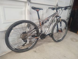 Trek Superfly 29r. . Fox Components.