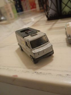 9 Hotwheels