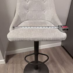 Entrance Table / 4 High Top Chairs