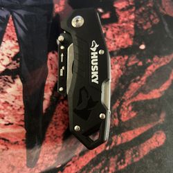 Husky: Folding Lock-Back Utility Knife