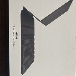 iPad Smart Keyboard Folio