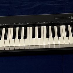 Professional Keyboard Keystation88 With Stand