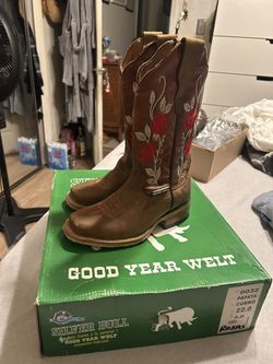 Silver Bull Girl Size 3 Boots