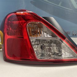 2012-2019 NISSAN VERSA LEFT TAIL LIGHT
