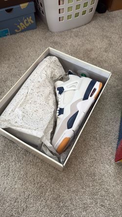 Jordan 4 retro size 9.5M