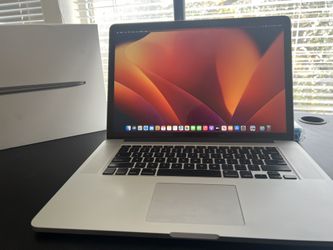 MacBooks Bundle (2015 Pro)(2022 Air) 