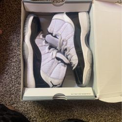 Jordan’s 11 Size: 5.5