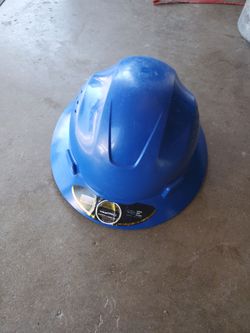 True crest construction helmet