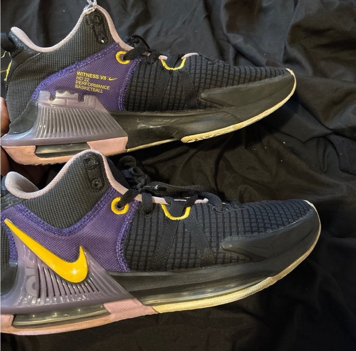 Nike men’s LeBron Witness 7 EP basketball Shoes