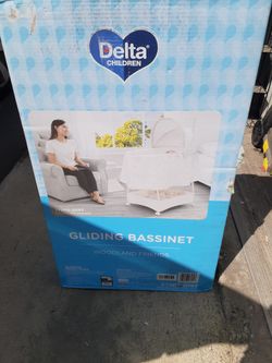 Delta Gliding Basinnet Brand New Never Opened