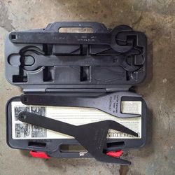 Powerbuilt Fan Clutch Wrench Kit Kit 34 / Llave Para Remover Ventilador Del Carro 