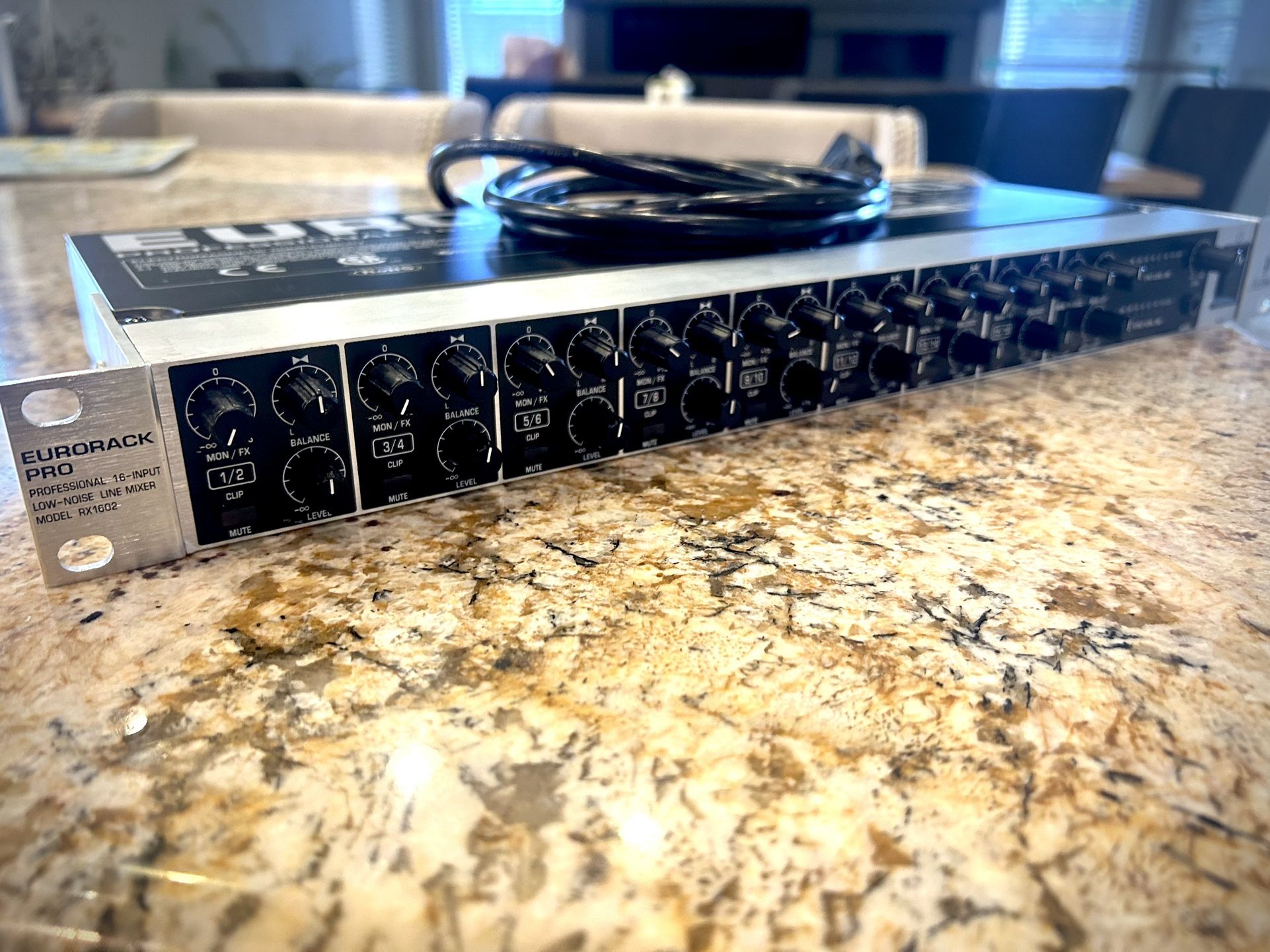 Behringer Eurorack Pro RX1602 Line Mixer