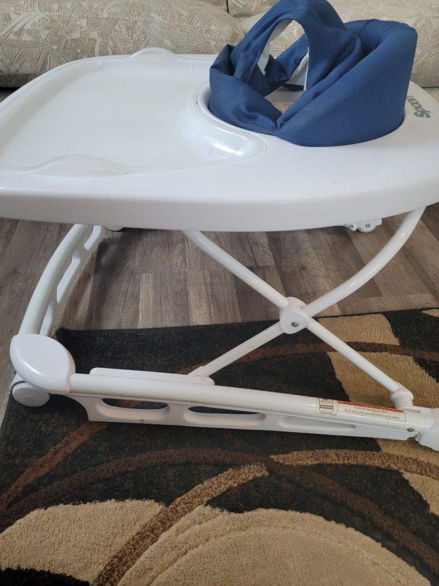Spoon Adjustable Baby Walker
