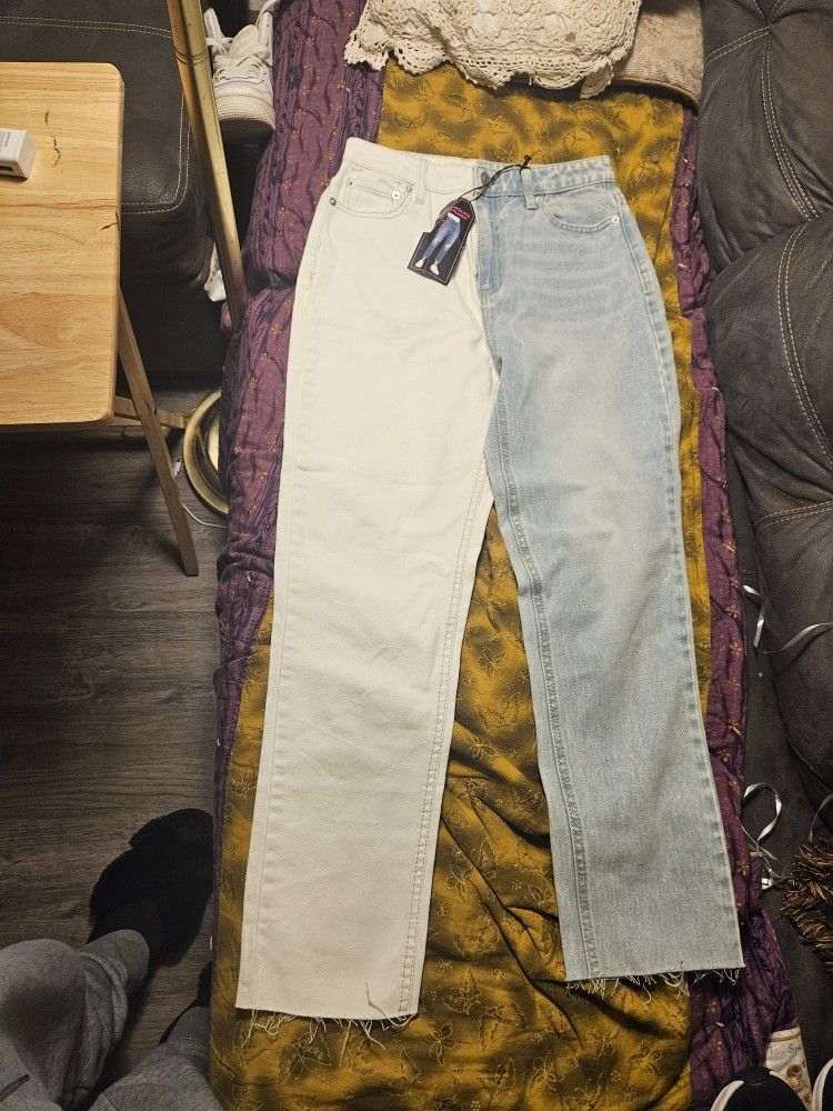 Super High Rise Slim Straight Capri Jeans